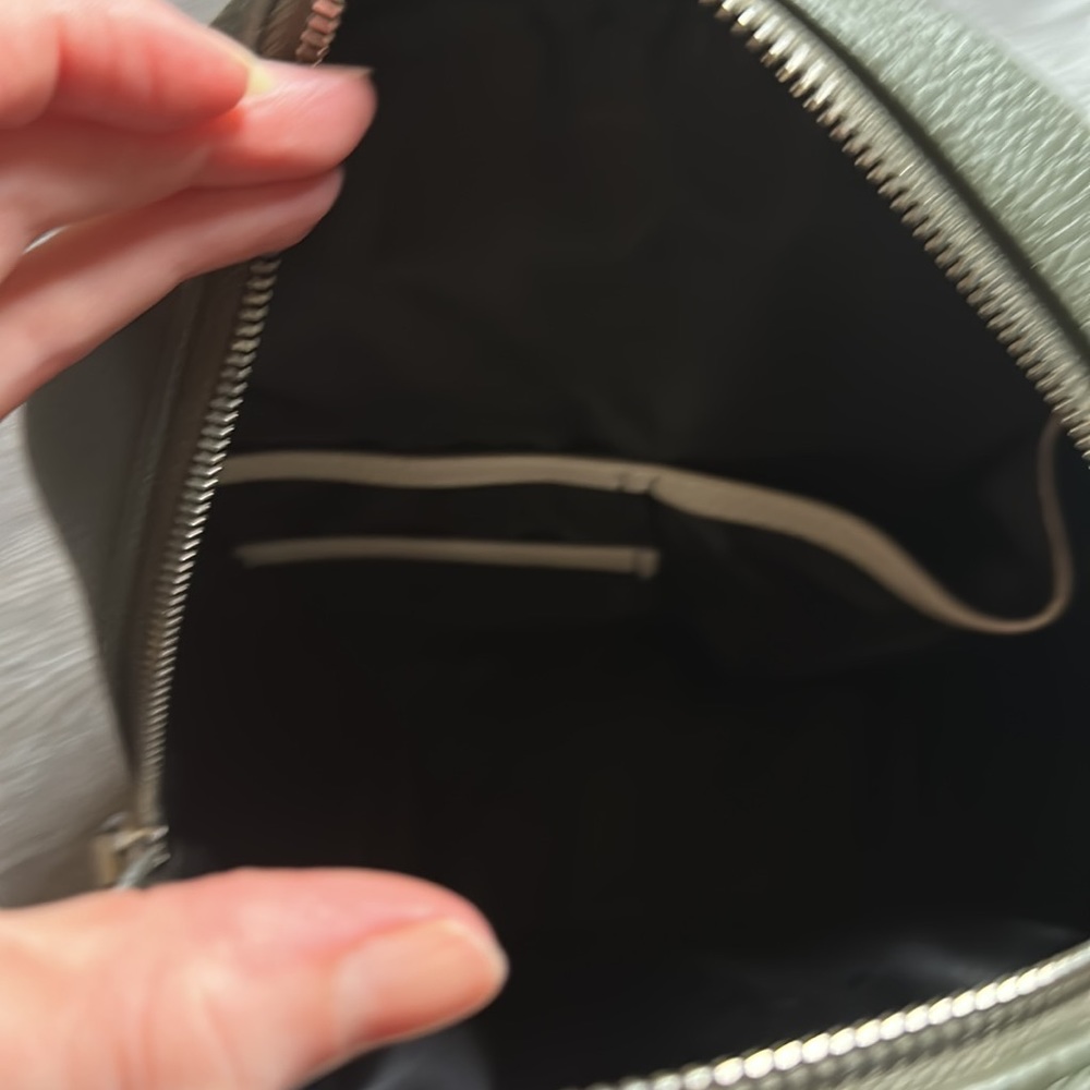 Guess Mini backpack - Picture 3 of 4